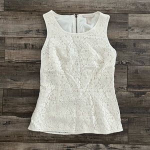 Ivory banana republic top. In a very good condition. No stains or rips.